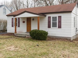 302 Homewood Dr, Fayetteville, NY 13066