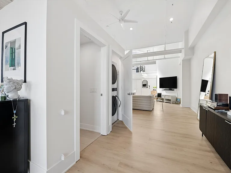 1000 W Diversey Pkwy #G — Photo 14