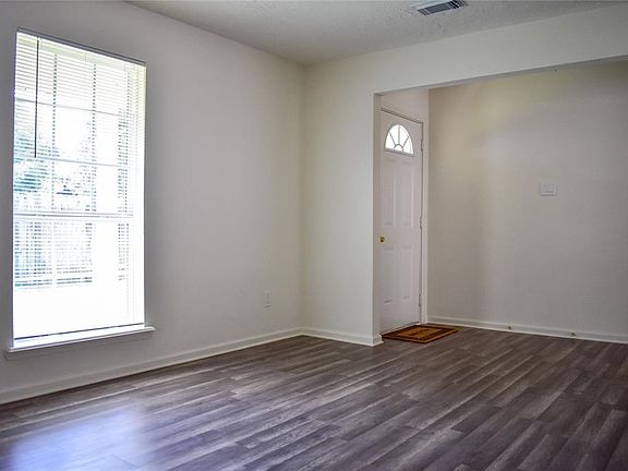 3rd image of 3306 Mission Valley Dr