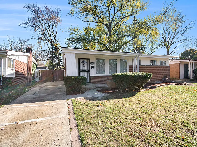 19304 Beaverland St — Photo 3