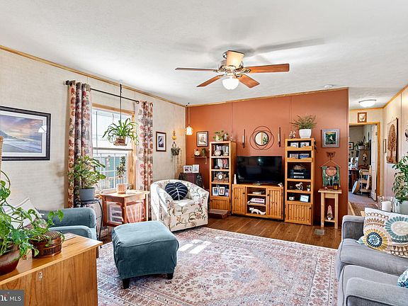4th image of 116 Brownstone Park