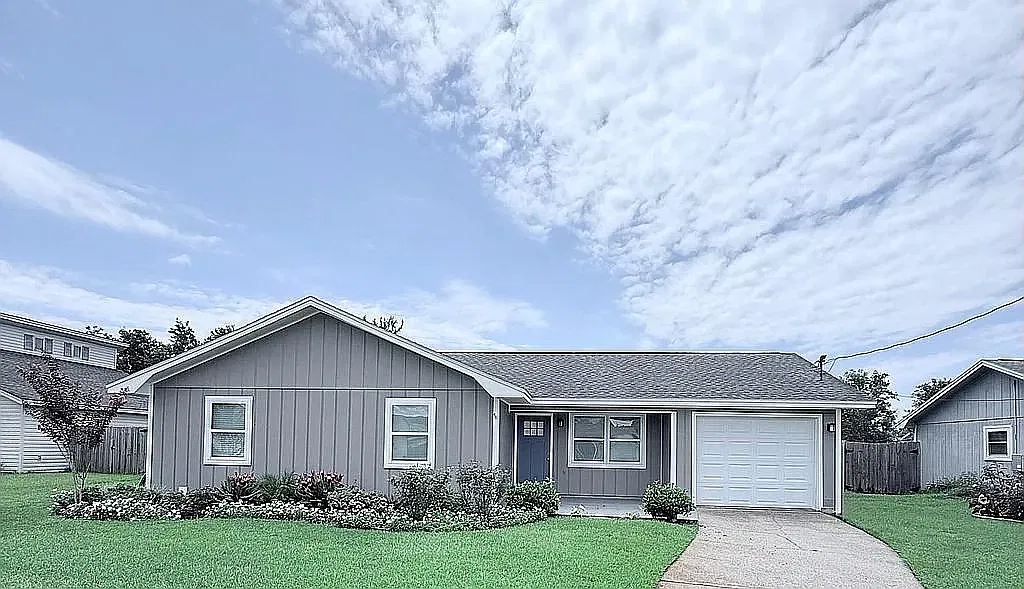 3 bed, $2,095 — Photo 1