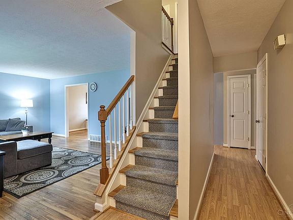 5th image of 1120 Oldwick Dr