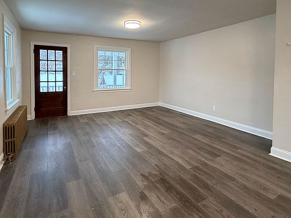 5th image of 406 Washington Ave APT 8