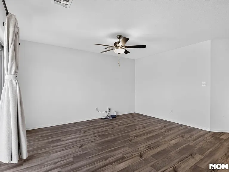 985 Berman St — Photo 14
