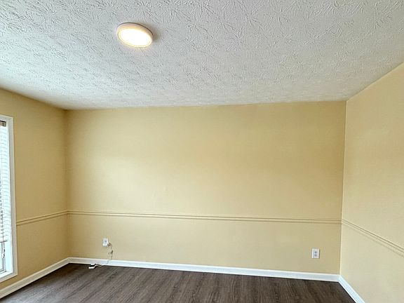 5th image of 1025 Eagle Pointe Dr