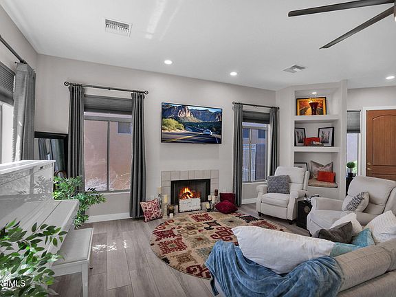 5th image of 3917 E CARTER Drive