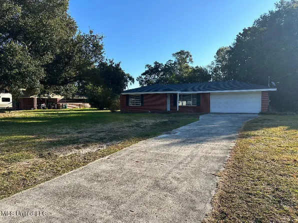104 Clower Ave, Long Beach, MS 39560