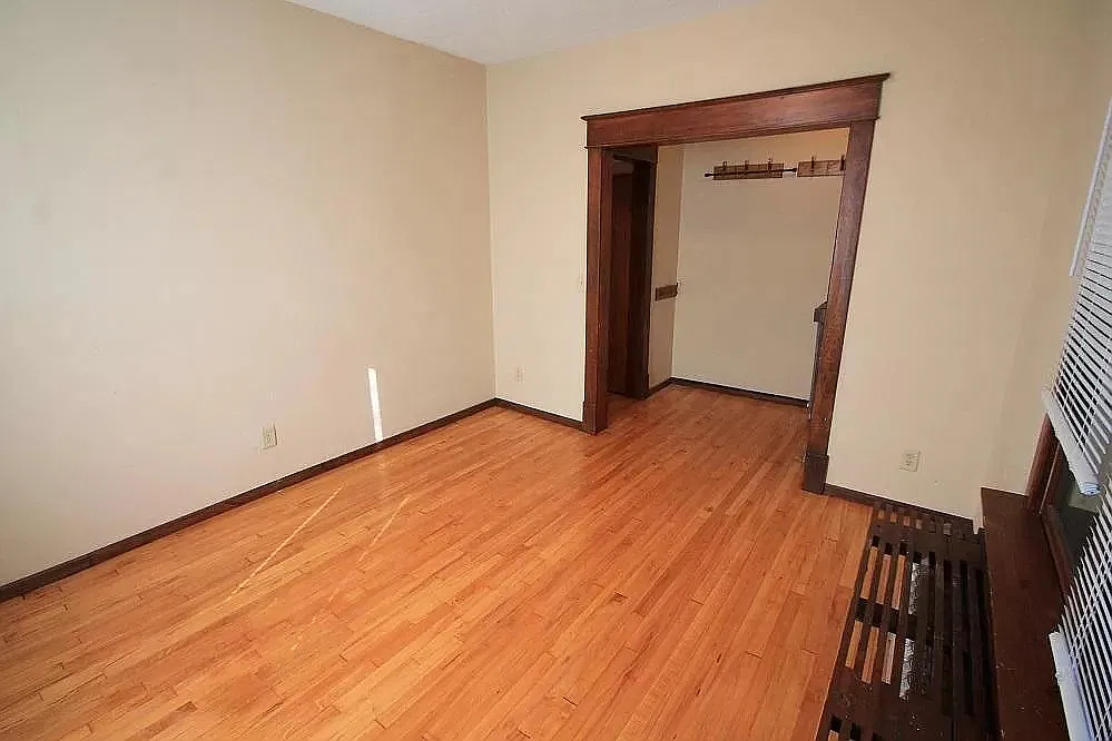 5 bed, 1021 sqft, $2,800 — Photo 2