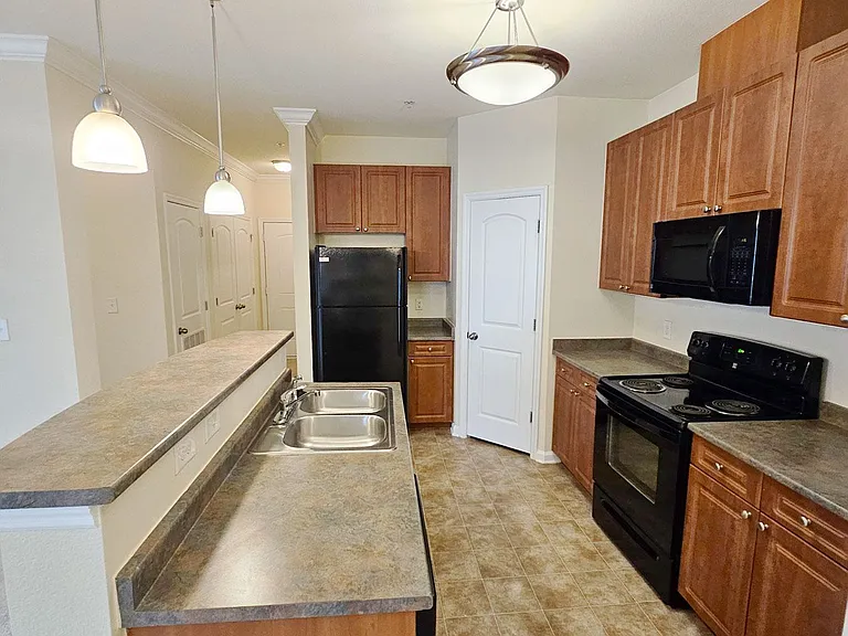 Clairmont at Hillandale — Photo 93
