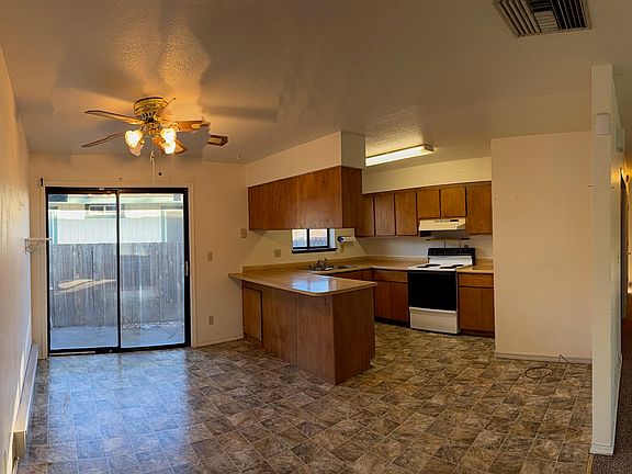 5th image of 500 Meadow View Dr