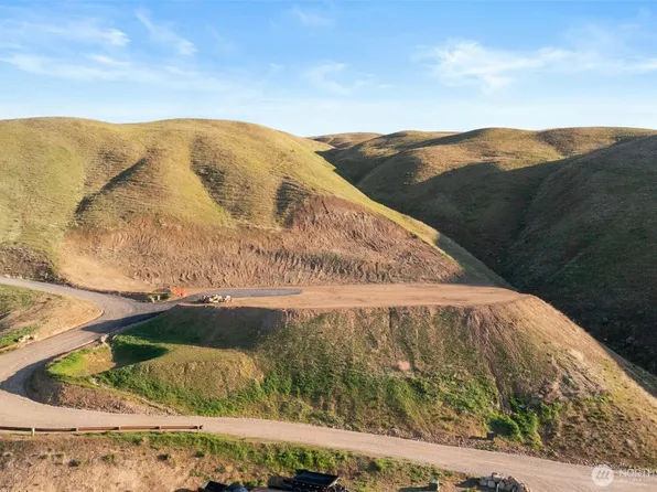 360 Diede Hills Lane, Wenatchee, WA 98801