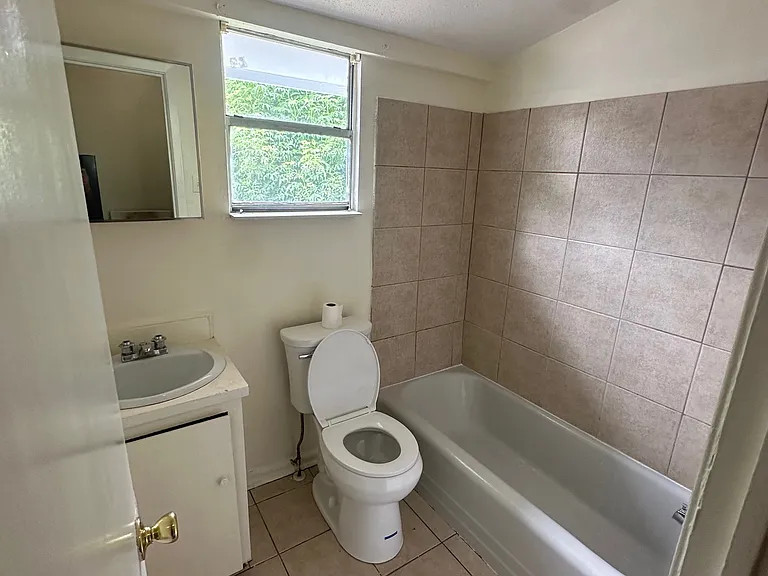 8500 Hickory St — Photo 6
