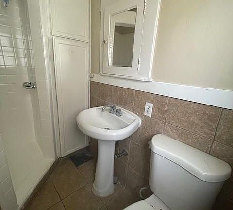 5th image of 1065 E Ocean Blvd APT 9