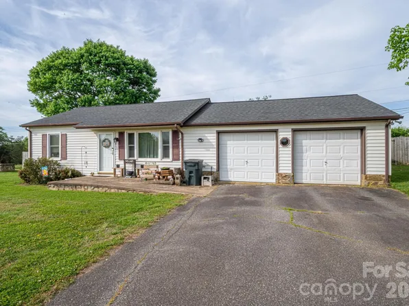 104 White St, Casar, NC 28020