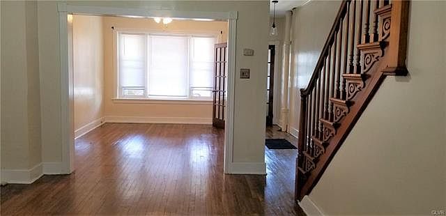 2nd image of 46 South St