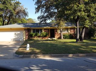 7141 Robinhood Ln, Fort Worth, TX 76112