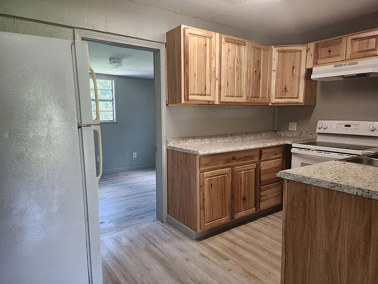 1064 Madison Ave — Photo 3