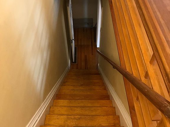 3rd image of 636 Marion St