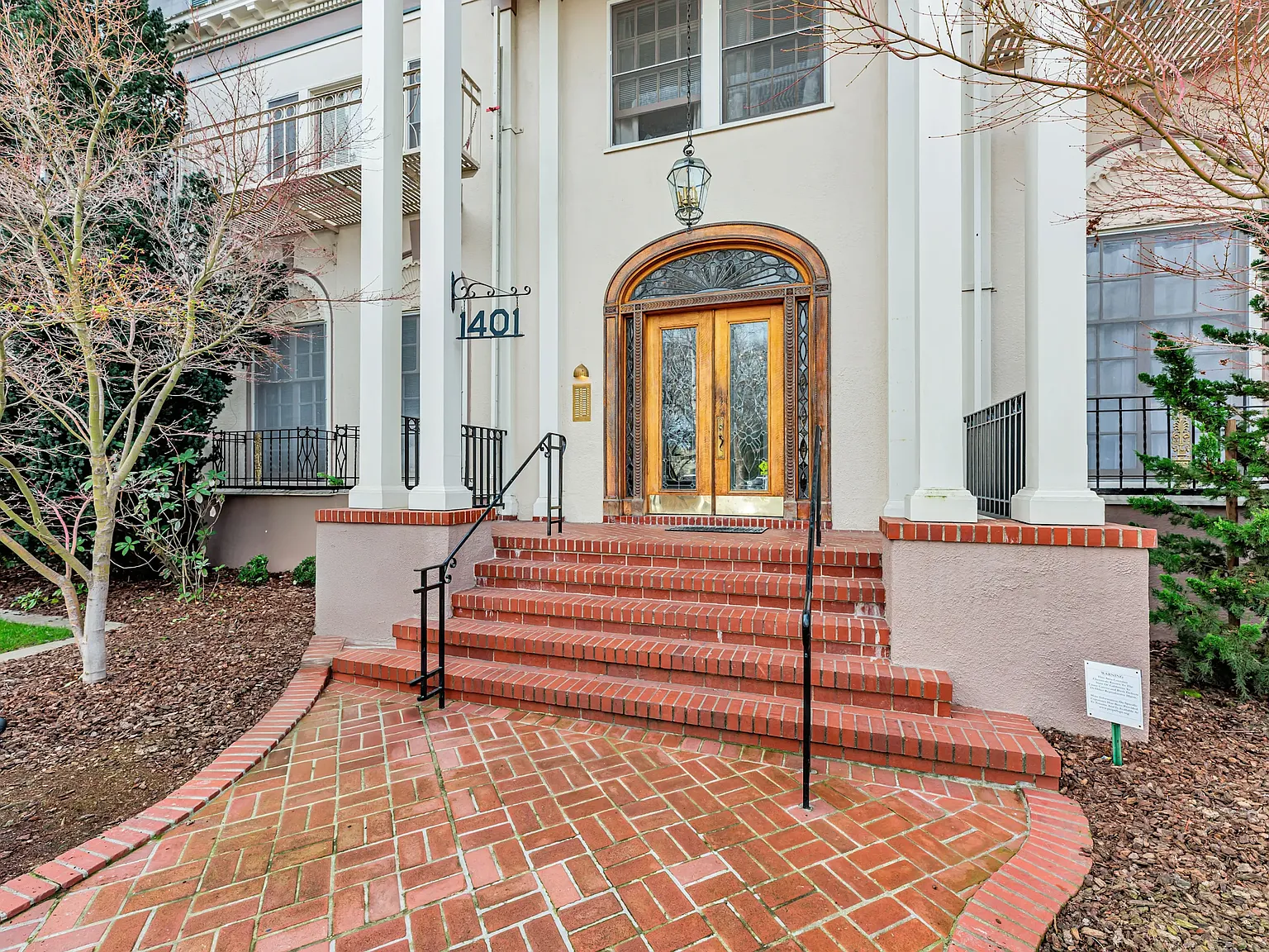 Arlington Apartments — Photo 4