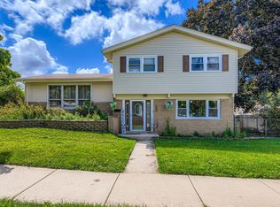 4509 W 105th St, Oak Lawn, IL 60453