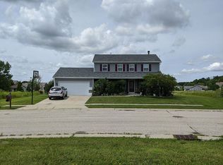 982 Cascade Cir, Hartford, WI 53027