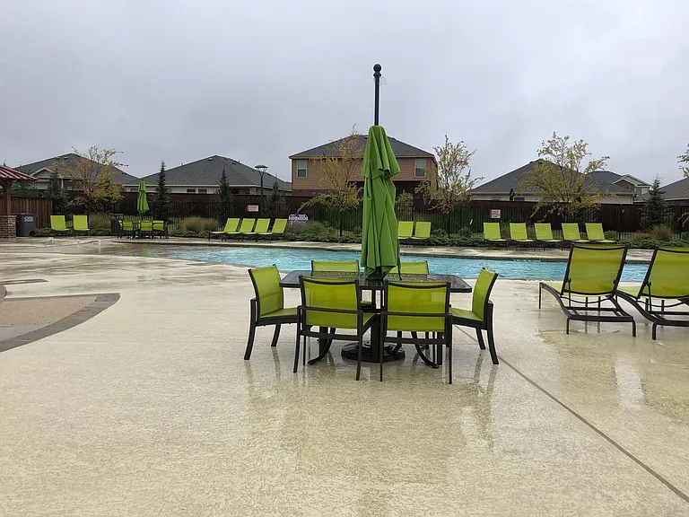 1008 Emerald Dr — Photo 22