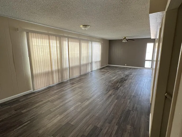 24463 Park St — Photo 19