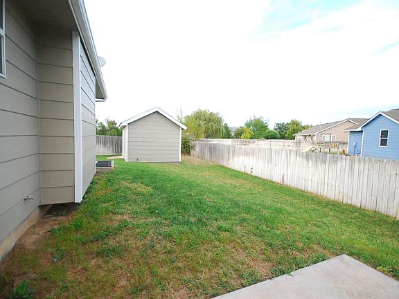 3rd image of 1524 E Sunset Ct