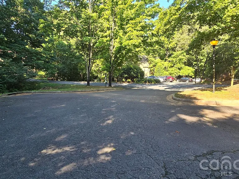 6039 Gray Gate Ln #B — Photo 5