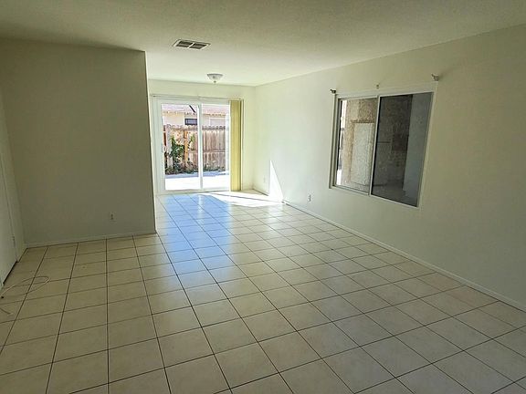 3rd image of 2477 Orange Ave #B