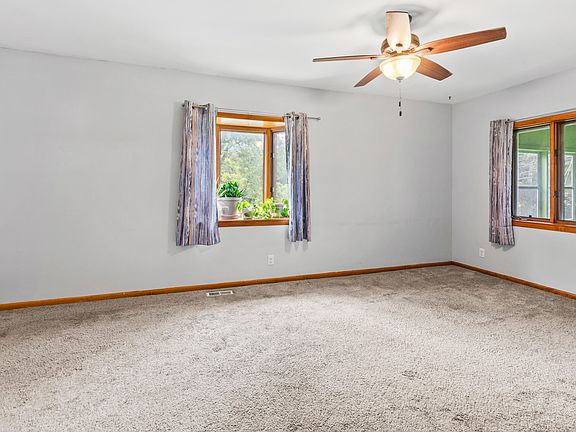 5th image of 523 Elliott St