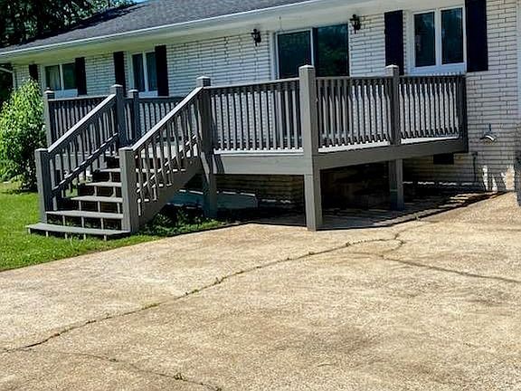 5th image of 927 E Jefferson St