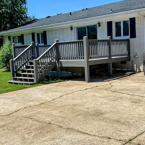 927 E Jefferson St — Photo 5