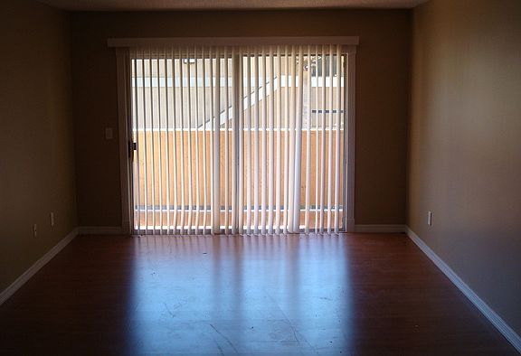 2nd image of 652 Kenwick 202 Cir