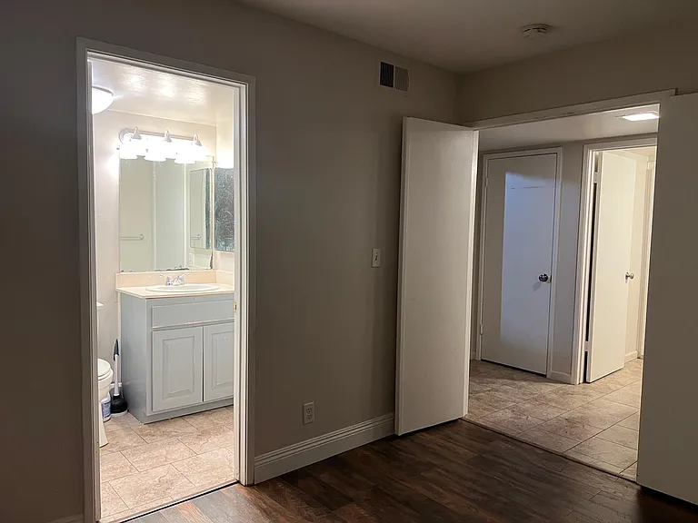 4727 N Cedar Ave #102 — Photo 8