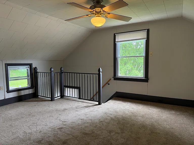 102 W Jefferson St — Photo 14