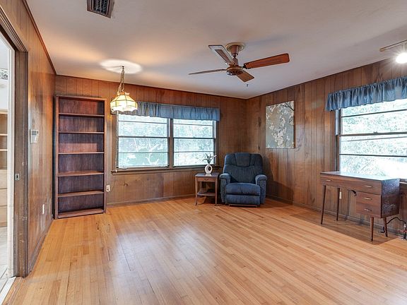 5th image of 914 Maplewood Ave