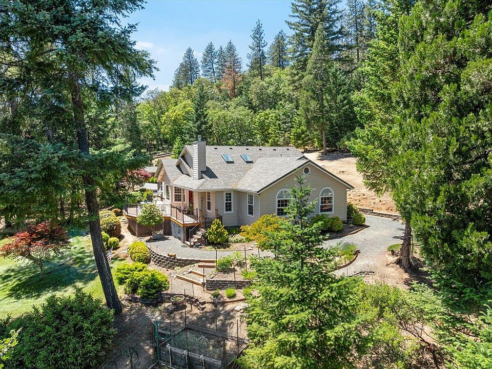 1st image of 404 Mountain Paradise Dr