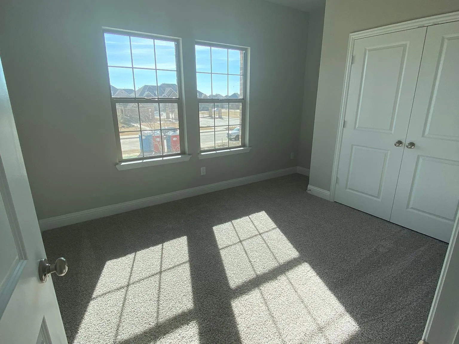 3 bed, 3.5 bath, 1940 sqft, $3,000 — Photo 4