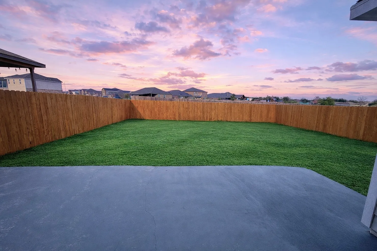 4 bed, 2100 sqft, $2,300 — Photo 3
