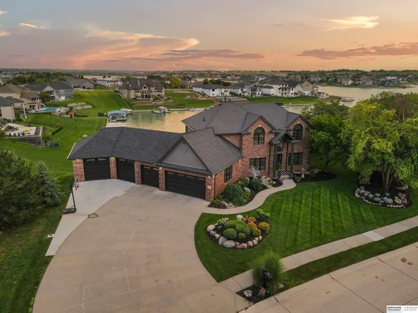 12809 N 179th St, Bennington, NE 68007