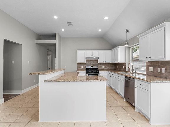 5th image of 20314 Pomegranate Ln