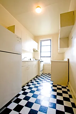 Rented by Elenora Dantchev, LREB | media 1