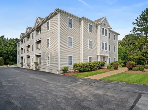 234 Water St APT 104, Wakefield, MA 01880