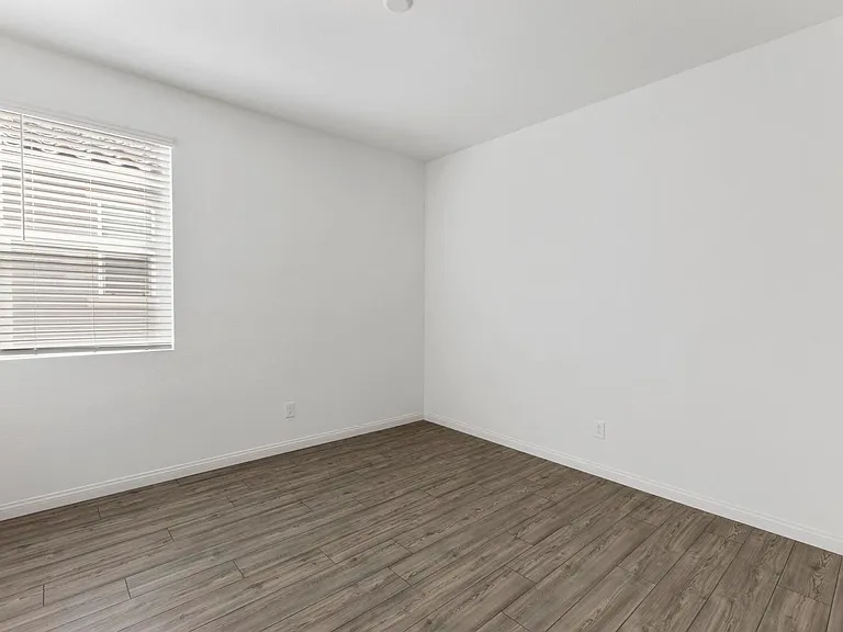 10183 Glowing Amber St — Photo 4