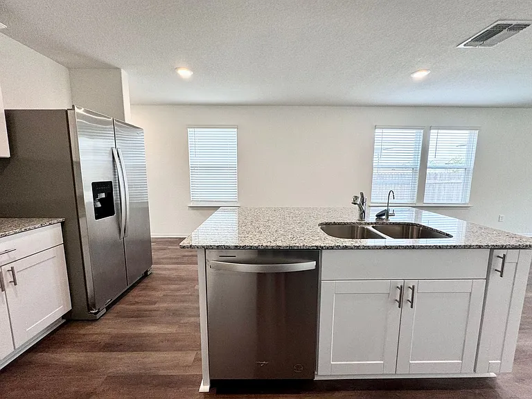 4089 Lily Glade Ln — Photo 6