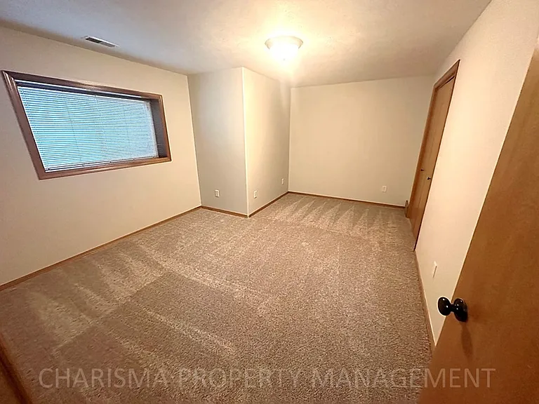 5505 W Rebecca St — Photo 35
