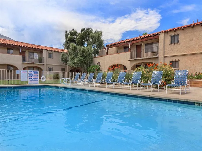 San Jacinto RC Apartments — Photo 22