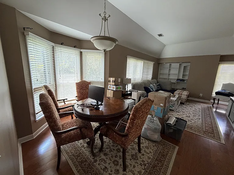 607 Queens Rd #E — Photo 3